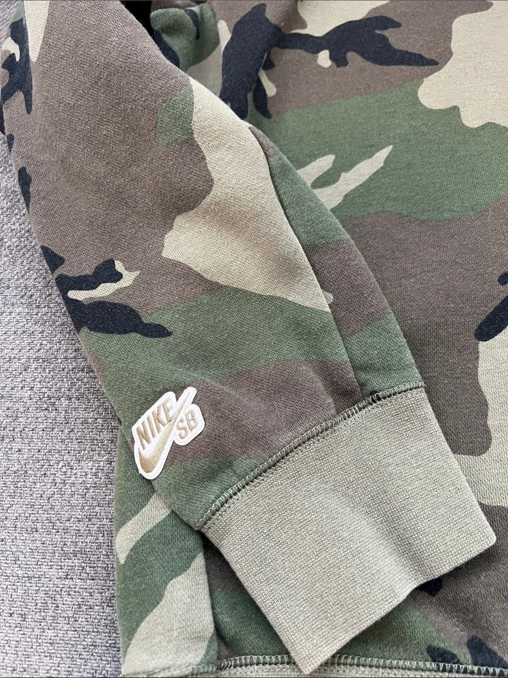 Nike Men's Green Camo Crewneck Sweatshirt